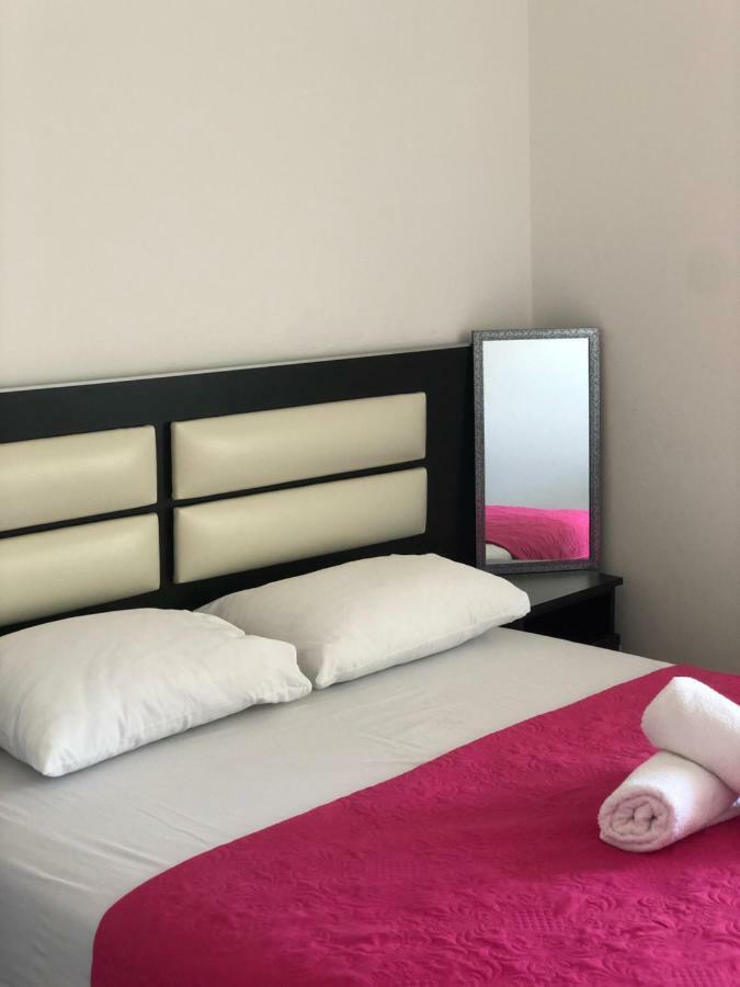 Apartmani Dini Ulcinj Eksteriør bilde