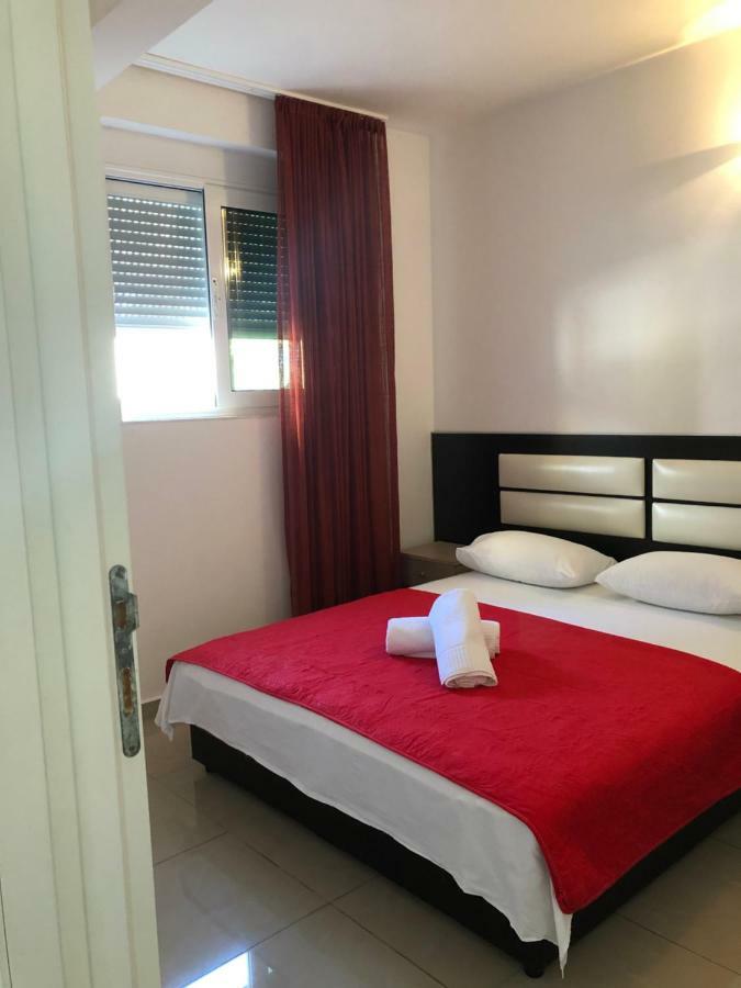 Apartmani Dini Ulcinj Eksteriør bilde