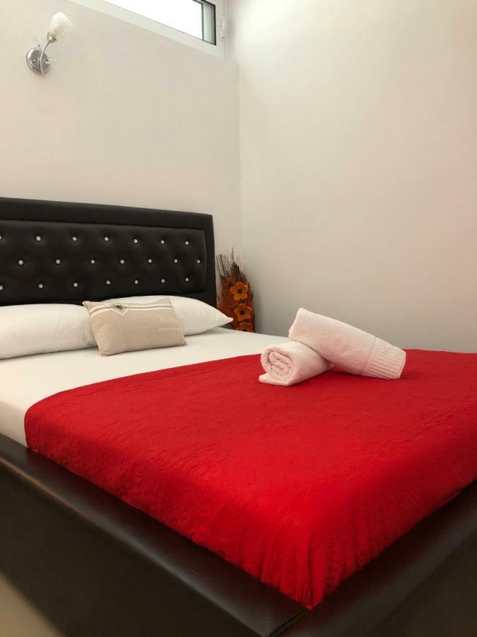 Apartmani Dini Ulcinj Eksteriør bilde