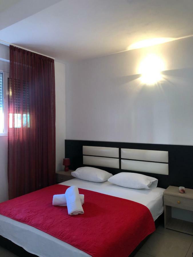 Apartmani Dini Ulcinj Eksteriør bilde